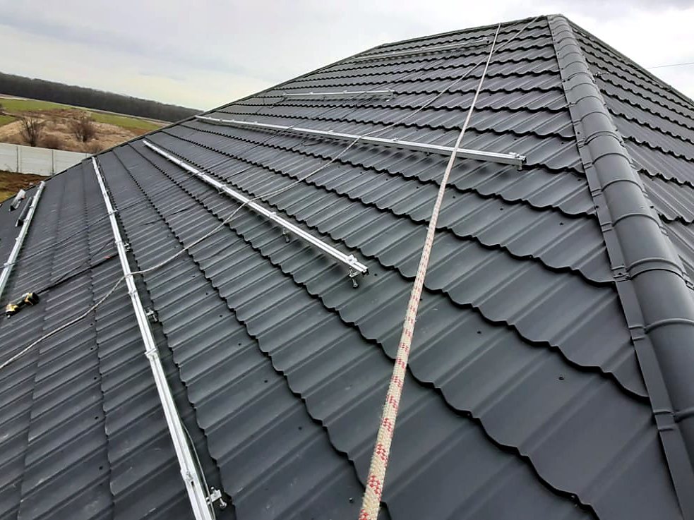Sistem fotovoltaic montat de echipa PHOTONSYS / G&M Servcom, lucrarea 9