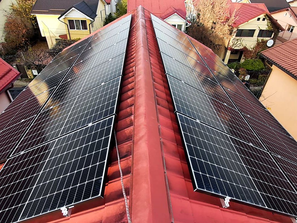 Sistem fotovoltaic montat de echipa PHOTONSYS / G&M Servcom, lucrarea 1